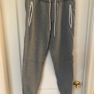 American Eagle men’s joggers